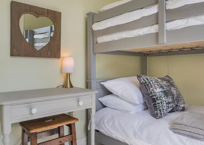 2 Bed In Oc-sz126 Ferienhaus *